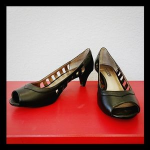 Moda Odell Open Toe Lattice-Side Pump